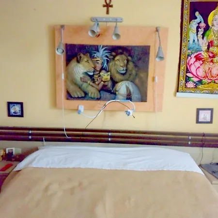 Room, 200m Subway, Navigli Area, Free Park, 10min Center, No Fee, Shared Bath And Kitchen
